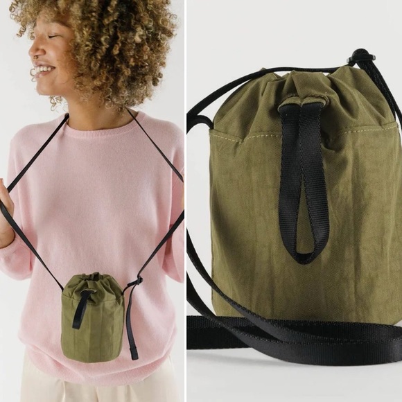 BAGGU Handbags - BAGGU Mini Nylon Bucket Bag in Moss NWT
